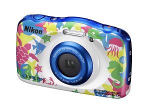 Nikon W100 in buntem Design
