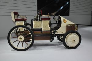 Nachbau Lohner-Porsche "Mixte" von 1902 mit Hybridmotor