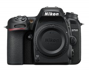 Günstige Alternative: Die Nikon D7500.