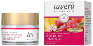 Lavera Reichhaltige Tagespflege Bio-Cranberry und Bio-Arganöl - vegane Tagescreme