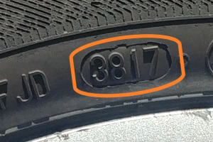 Reifenidentifikationsnummer TIN mit Produktionsjahr