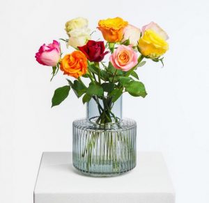 Rosenstrauß in Vase