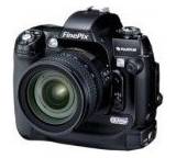 Spiegelreflex- / Systemkamera im Test: FinePix S3 Pro mit AF-S DX Zoom-Nikkor 18-55mm f/3.5-5.6G von Fujifilm, Testberichte.de-Note: 2.4 Gut
