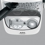AEG Cremapresso mit Zubehörfach 