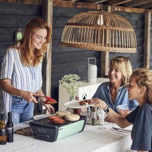 Raucharm, kompakt und mobil: Diese Vorteile bieten moderne Holzkohle-Tischgrills.