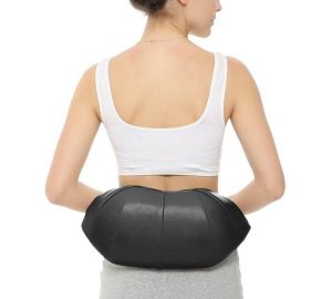 Vielseitig: Massagekissen lassen sich auch an anderen Körperstellen einsetzen, z. B. an Lenden oder Beinen (Bildquelle: amazon.de)