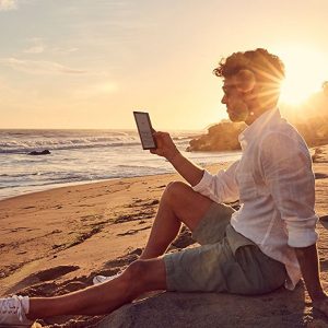 Ein wasserdichter E-Book-Reader ist ideal am Strand.