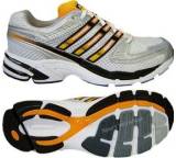 Laufschuh im Test: Response Cushion 17 von Adidas, Testberichte.de-Note: ohne Endnote