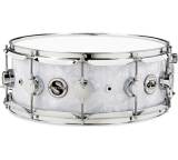 Snaredrum im Test: Super Solid Maple Snaredrum (14" x 5,5") von DW Drums, Testberichte.de-Note: ohne Endnote