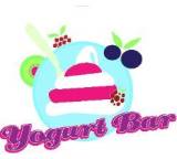 Frozen Yogurt mit Obst-Topping