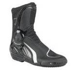 Motorradstiefel im Test: TR Course In von Dainese, Testberichte.de-Note: 2.1 Gut