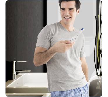 Produktbild Oral-B Black Pro 7000 SmartSeries