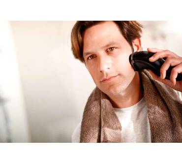 Produktbild Philips Series 3000 Trockenrasierer + Nasen- und Ohrenhaartrimmer S3110/41