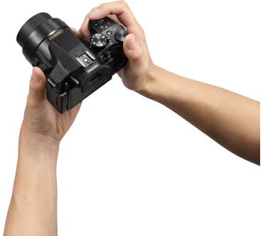 Produktbild Panasonic Lumix DMC-FZ330