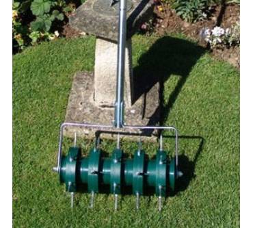Produktbild Greenkey Garden and Home Ltd Rollender Rasenlüfter 30 cm