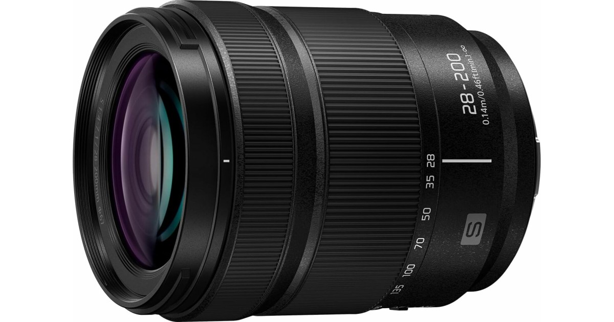 Mirrorless Panasonic Lumix S5D + 28-200mm f/4-7.1 Macro Mirrorless Panasonic Lumix S5D + 28-200mm f/4-7.1 Macro