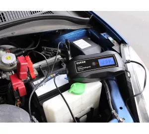 Eufab Intelligentes Batterieladegerät 6/12 V, 4 A, 16615 von EUFAB