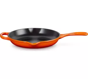 Le Creuset Runde Brat- und Servierpfanne aus Gusseisen in rot von Le Creuset